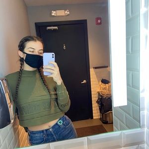 Meet your Posher, Olivia